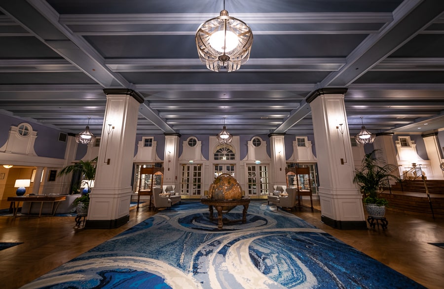 lobby-yacht-club-resort-hotel-disney-world-112